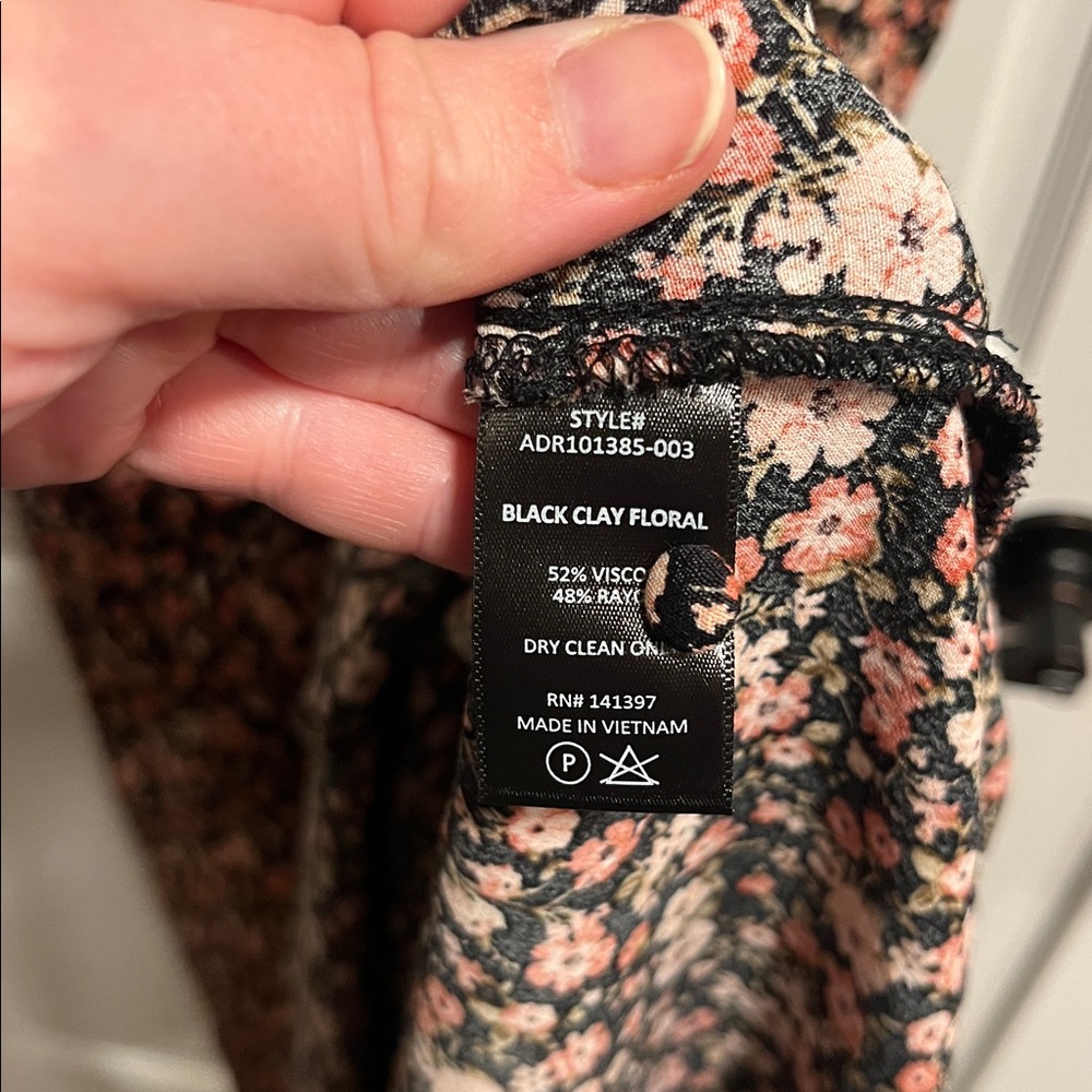 ASTR The Label Covered Button Midi Dress in Black Clay Floral READ DESCRIP - Picture 5 of 9